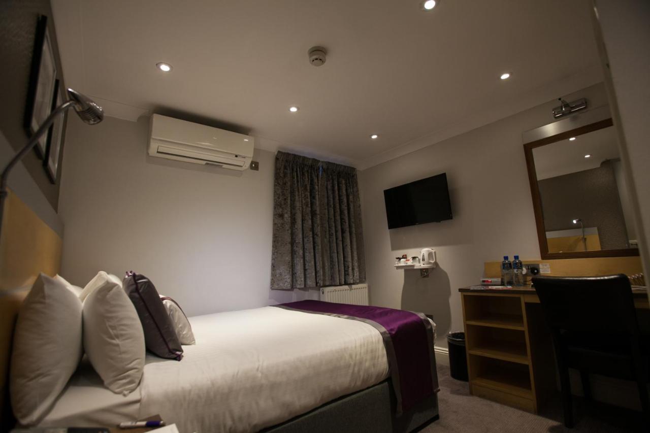 Best Western Chiswick Palace & Suites London Exterior photo
