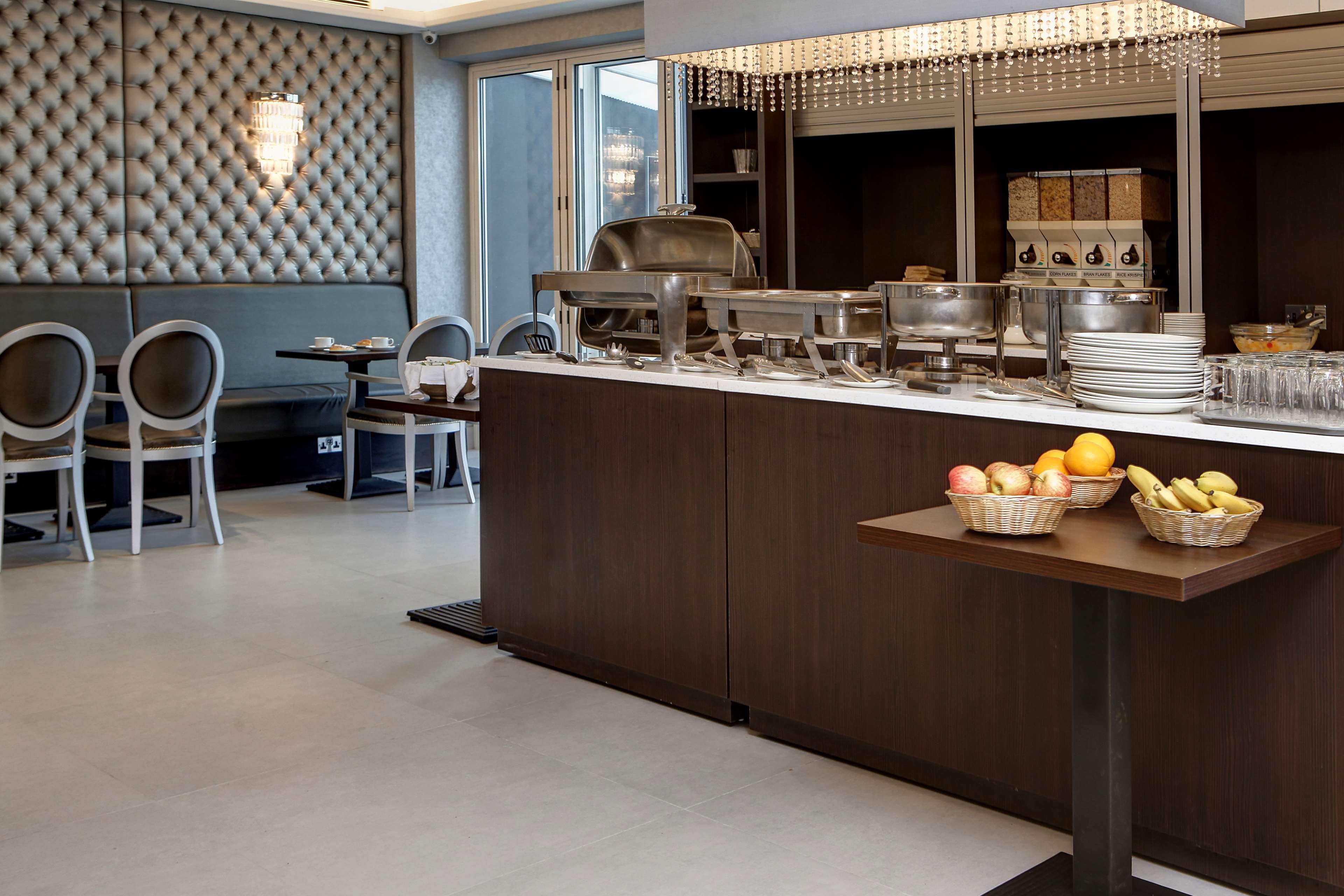 Best Western Chiswick Palace & Suites London Exterior photo