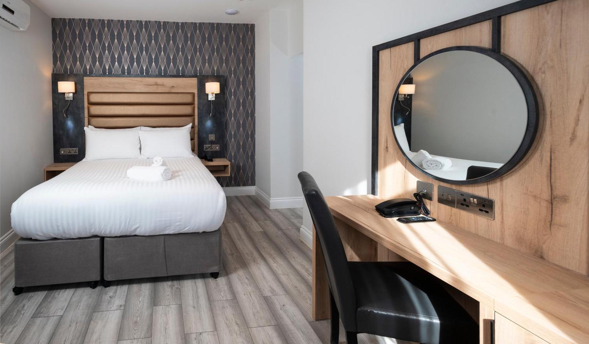 Best Western Chiswick Palace & Suites London Exterior photo