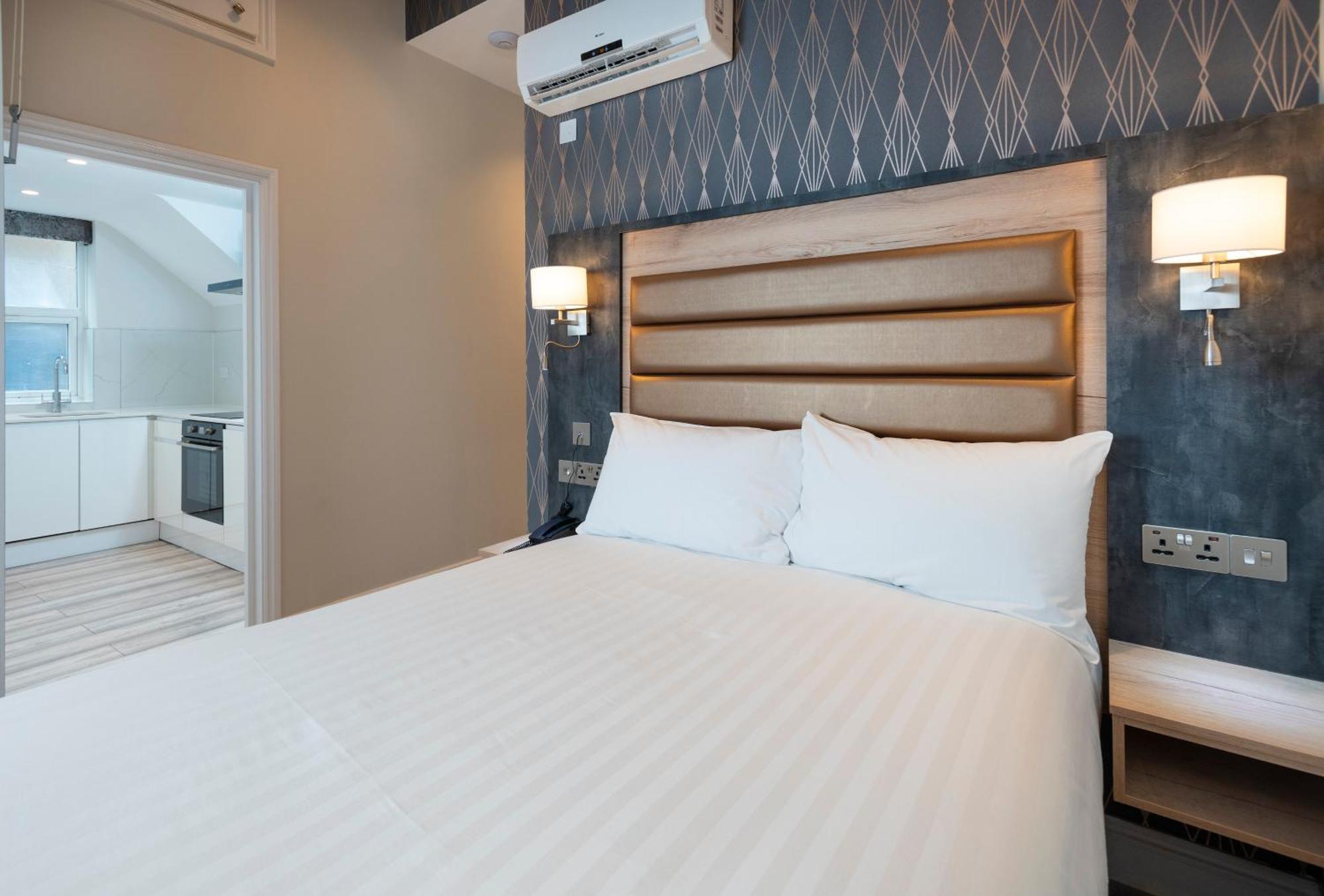 Best Western Chiswick Palace & Suites London Exterior photo