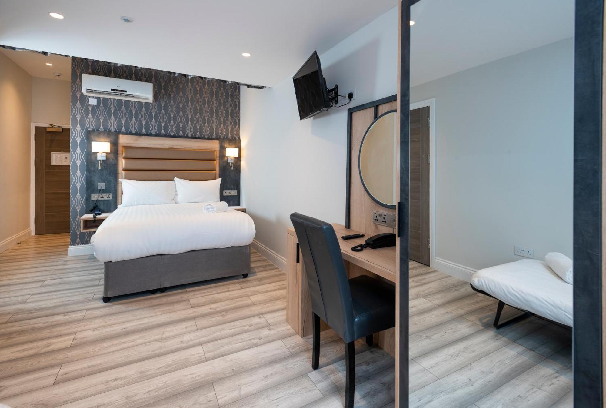 Best Western Chiswick Palace & Suites London Exterior photo