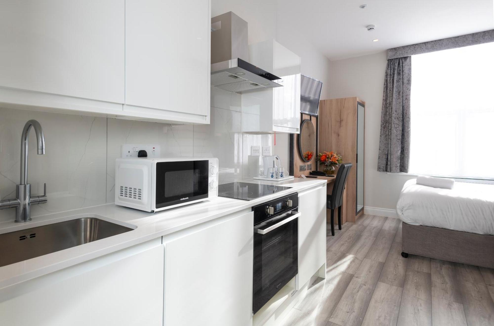 Best Western Chiswick Palace & Suites London Exterior photo