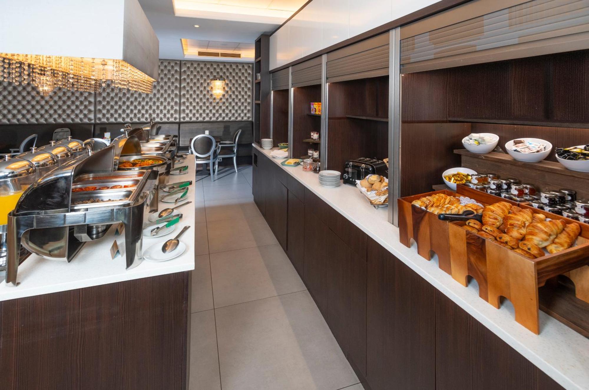 Best Western Chiswick Palace & Suites London Exterior photo