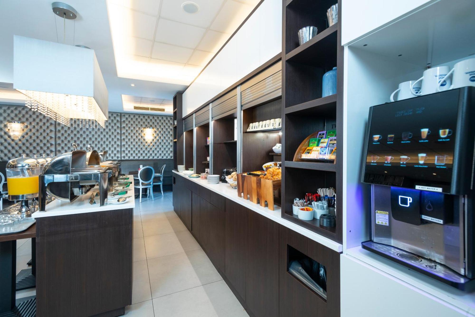 Best Western Chiswick Palace & Suites London Exterior photo