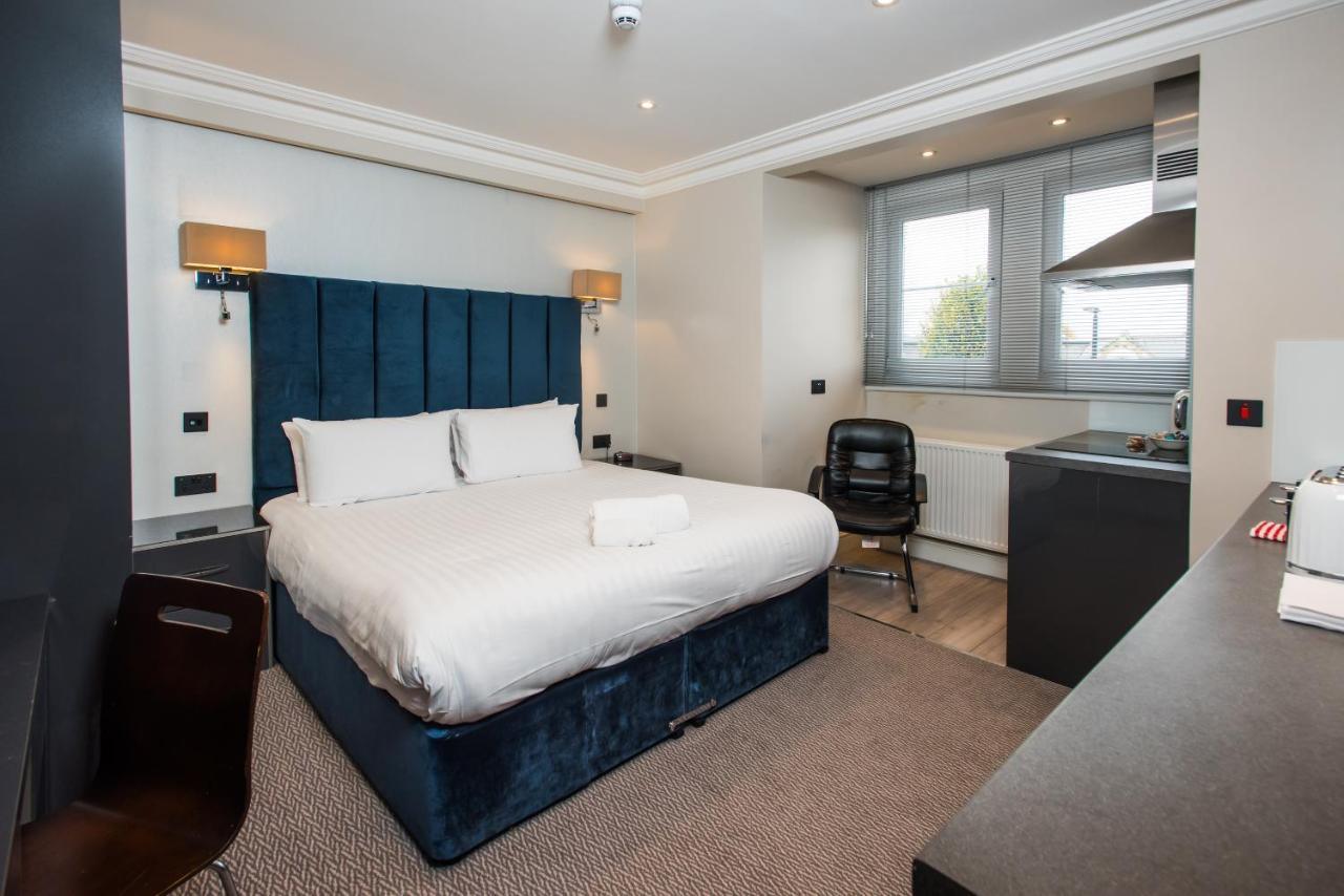 Best Western Chiswick Palace & Suites London Exterior photo